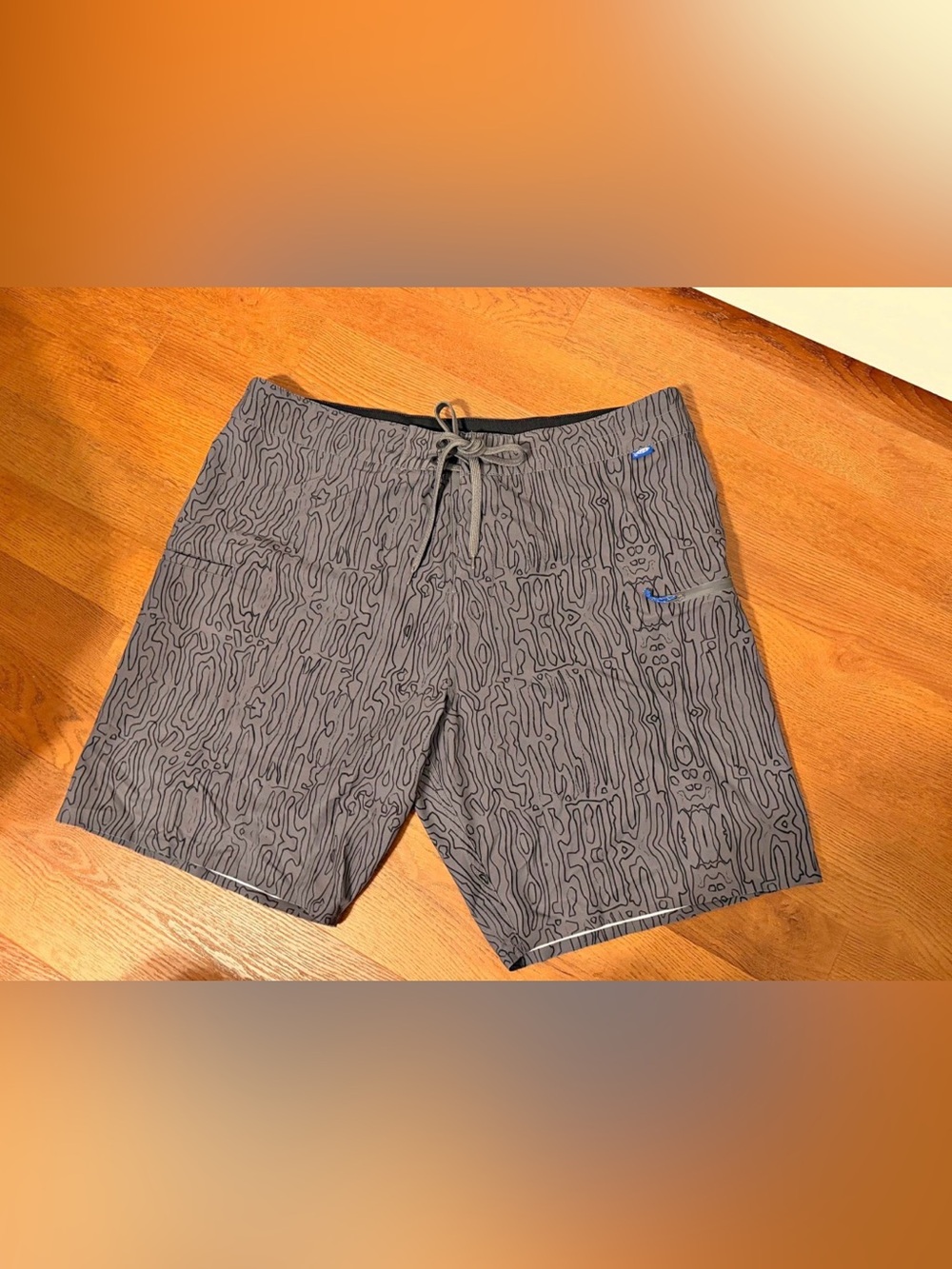 AFTCO Men’s Fishing Board Shorts Size 38 Gray Wood Grain Topo Print Swim Trunks